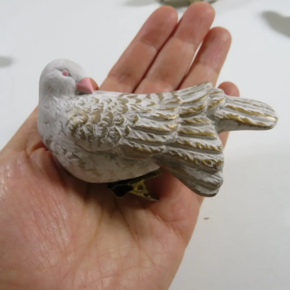 Ceramic (5) Birds with Clips in color Off White & Gold